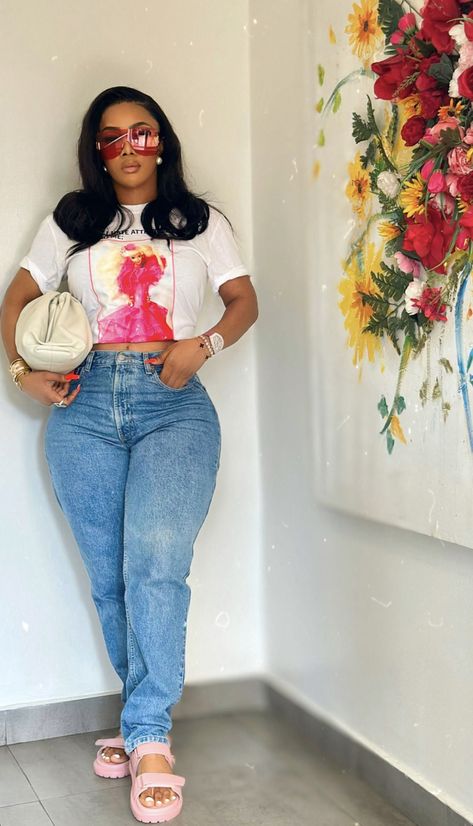 Casual Girls Night Outfit Black Women, Jean On Jean Outfit Black Women, Classy Tshirt Outfits, Happy Hour Outfit Black Women, Outfit Black Women, Chill Outfits, Fashion Hacks Clothes, Curvy Girl Fashion, Cute Simple Outfits