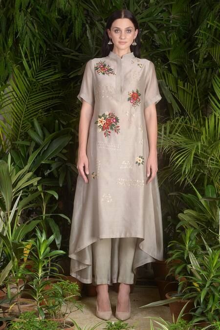 Buy Grey Mandarin Collar Chanderi Asymmetric Kurta And Pant Set For Women by Sahil Kochhar Online at Aza Fashions. Sahil Kochhar, Party Wear Frocks, Asymmetric Kurta, Girls Frock Design, Hippy Chic, Cotton Kurti Designs, Dress Neck Designs, Kurta Designs Women, Designer Outfits