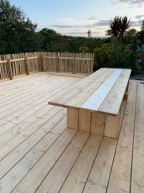 Scaffold Board Decking, Paling Fence, Mum Garden, Outdoor Furniture Ideas Backyards, Garden Board, Garden Decking, Decking Ideas, Scaffold Boards, Potting Sheds