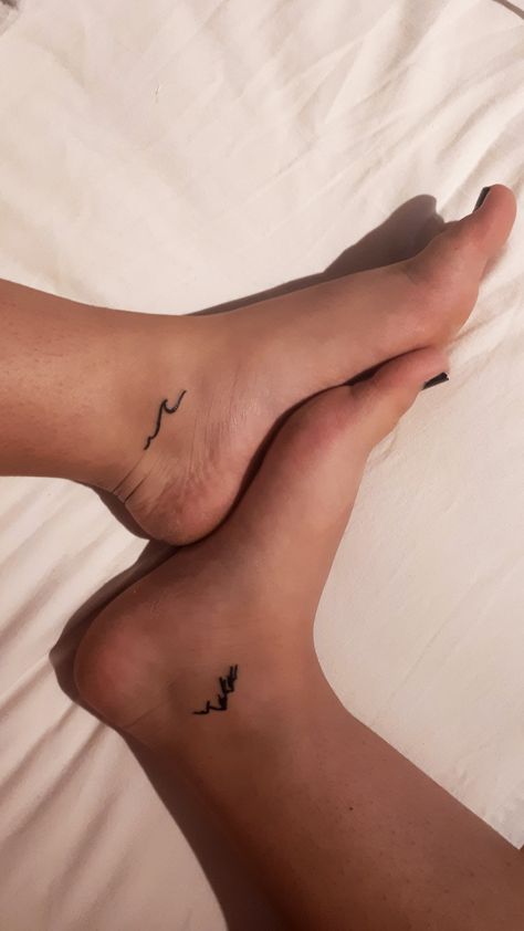 Wave And Mountain Tattoo, Feminine Wrist Tattoos, Simple Wrist Tattoo, Tattoo Ideas Feminine, Wrist Tattoos Quotes, Star Tattoo On Wrist, Feather Tattoo Wrist, Arrow Tattoo On Wrist, Infinity Tattoo On Wrist