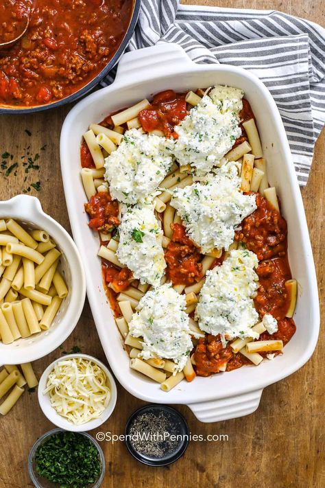 Classic Baked Ziti Recipe, Ziti Noodles, Classic Baked Ziti, Daniel Fast Diet, Ricotta Pasta Bake, Delicious Pasta Recipes, Baked Ziti With Ricotta, Baked Penne Pasta, Ricotta Cheese Recipes