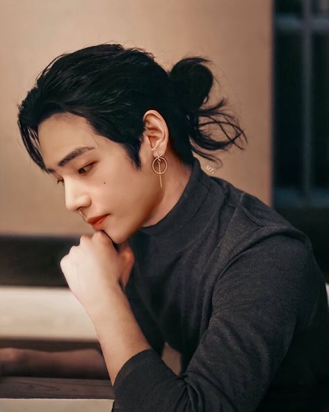 ˗ˏˋjayms⁷ on Twitter: "EVERYONE PAUSE… " Jing Boran, Hair Reference, Body Poses, Long Hair Styles Men, Model Poses, Asian Men, Haircuts For Men, Male Models, Character Inspiration