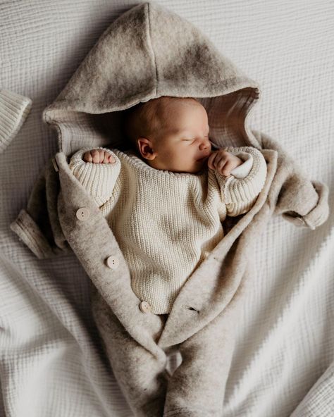 Some facts about our merino fleece 🐑 Our merino fleece is muelsing free and made in Italy. The fabric is not only cuddly soft, but also… | Instagram Baby Winter Outfits, Baby Winter Fashion, Boys Winter Clothes, Girls Winter Outfits, Kids Winter Fashion, Winter Baby Clothes, Style Inspiration Winter, Feather Light, Stylish Kids