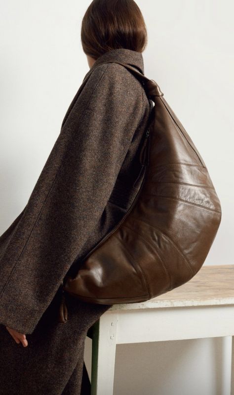 Croissant Bag, Banana Bag, Large Leather Bag, Brown Bag, Clothing Details, Classic Bags, Bum Bag, 가을 패션, Everyday Bag