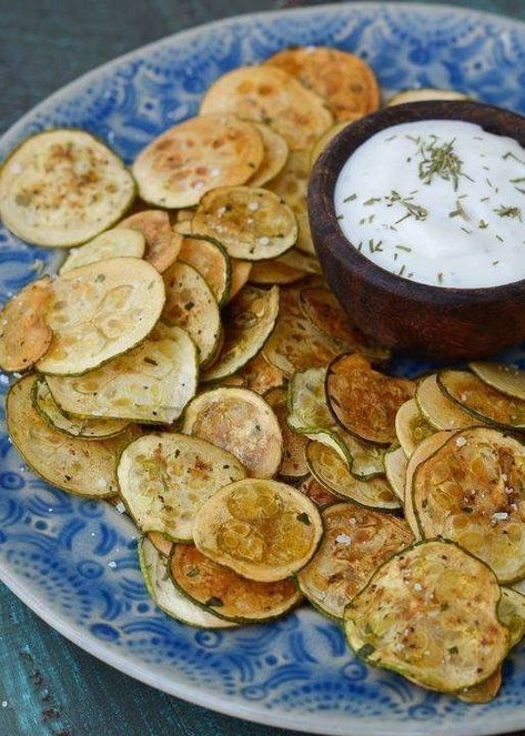 Ranch Zucchini, Keto Ranch, Zucchini Chips Recipe, Low Carb Chips, Three Ingredient Recipes, Family Snacks, Free Keto Meal Plan, Veggie Chips, Zucchini Chips