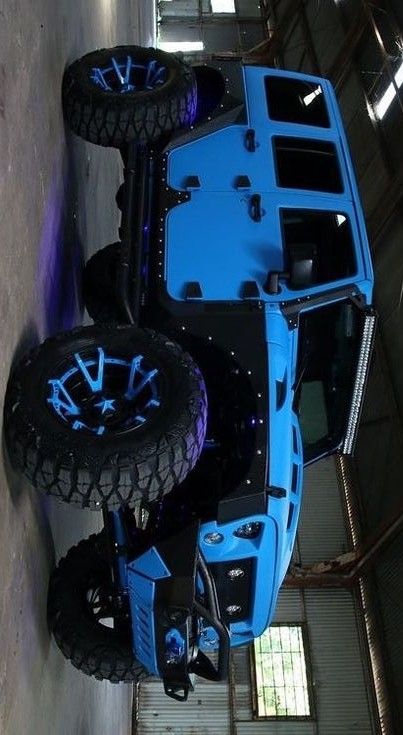 Blue Jeep Wrangler Aesthetic, Cute Jeeps, Jeep Wrangler Modified, Jeep Easter Eggs, Cool Jeeps Wrangler, Jeep Wrangler Colors, Green Jeep Wrangler, Blue Jeep Wrangler, Jeep Wrangler Interior