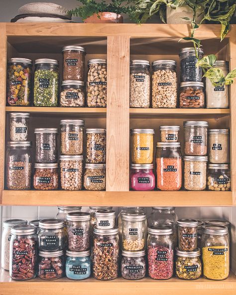 General rules for storing nuts and seeds in your pantry, refrigerator and freezer. Store nuts and seeds in air-tight glass containers to prevent chemicals from leaking in. Whole nuts keep better than chopped, sliced or ground nuts. Light, heat, humidity and excess moisture cause nuts to spoil faster. Glass Jar Storage, Pantry Organisation, Kitchen Organisation, Herbal Apothecary, Jar Storage, Pantry Storage, Trendy Kitchen, Organizing Ideas, Pantry Organization