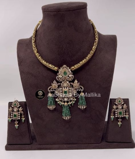 Victorian Kante Jewellery, Kante Jewellery, Pagadala Mala, Jewellery Choker, Temple Jewellery Earrings, Indian Diamond Jewellery, Simple Jewellery, Antique Necklaces Design, Gold Jewelry Outfits