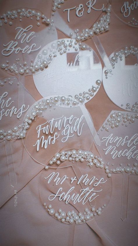 Instagram Pearl Cake Topper, Elegant Wedding Cake Toppers, Pearl Cake, Thing To Make, Elegant Wedding Cakes, Wedding Cake Inspiration, September 28, Cake Inspiration, Christmas Wedding