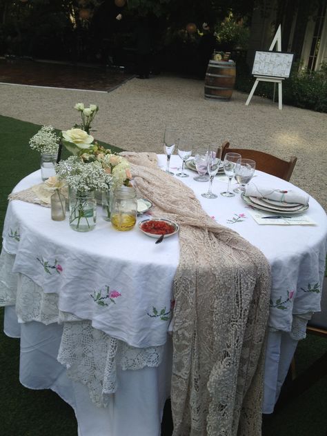 Garden Party wedding sweethearts table Table Cloth Ideas, Sweethearts Table, Layered Table, Dark Blue Bridesmaid Dresses, Bride And Groom Table, Cloth Ideas, Heart Table, Sweetheart Table Wedding, Boho Garden