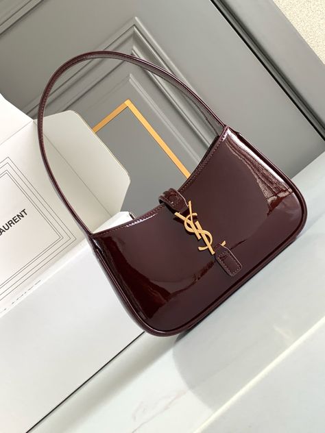 Trendy Bags 2024, Ysl Bag Aesthetic, Bag Branding, Handbags Aesthetic, Handbag Aesthetic, Classy Bags, Hand Bags Designer, Classy Purses, Stylish School Bags