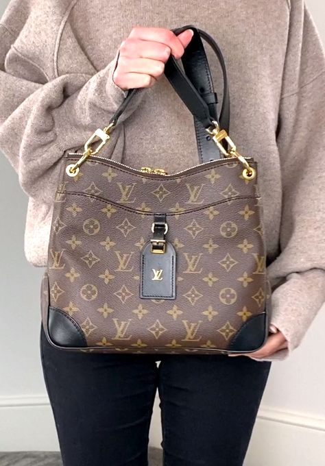 Odeon Pm Louis Vuitton, Crossbody Louis Vuitton Bag, Outfit With Louis Vuitton Bag, Odeon Pm Louis Vuitton Outfit, Lv Crossbody Bag Outfit, Outfits With Louis Vuitton Bag, Louis Vuitton Handbags Outfits, Designer Staples, Small Louis Vuitton Purse