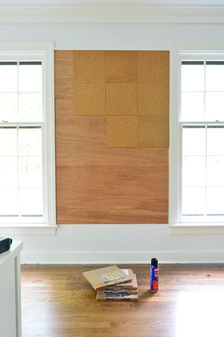 applying cork tiles to wall to create oversized cork board wall in kids art area Large Cork Board Wall, Diy Corkboard Wall, Cork Board Calendar, Diy Cork Board Wall, Corkboard Wall, Dartboard Wall, Diy Corkboard, Giant Pegboard, Cork Board Ideas