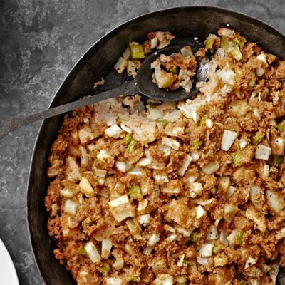 Edythe Newmans Matzo Stuffing - Country Living Matzo Stuffing, Thanksgiving Recipes Side Dishes Easy, Thanksgiving Stuffing Recipes, Best Thanksgiving Side Dishes, Thanksgiving Side Dishes Easy, Classic Thanksgiving, Matzo Meal, Easy Thanksgiving Recipes, Best Thanksgiving Recipes