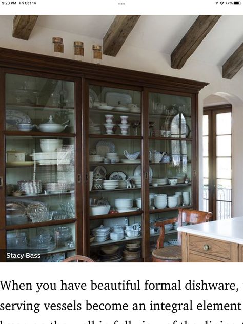 China Cabinet Wall, Built In Kitchen Hutch, Built In Kitchen, Unfitted Kitchen, Kitchen Display Cabinet, Canning Kitchen, Bistro Kitchen, Kitchen Hutch, Cabinet Wall