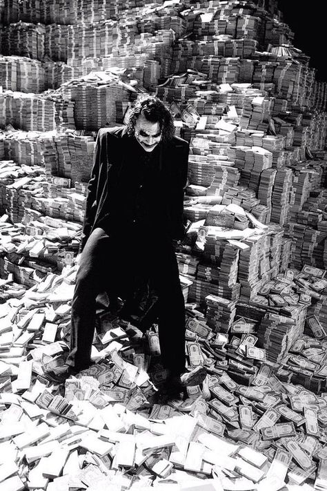 Diane Doniol-Valcroze on Twitter: "Heath Ledger on the set up of The Dark Knight… " Joker Dark Knight, Der Joker, Joker Heath, Joker Images, Joker Artwork, The Dark Knight Trilogy, Joker Pics, Heath Ledger Joker, Joker Batman