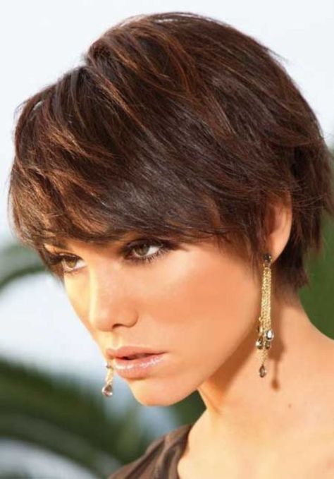 short shaggy hairstyle for thick hair Popular Short Haircuts, Mom Hair, Thick Hair Cuts, Shaggy Short Hair, Thick Wavy Hair, Shaggy Hair, Short Brown Hair, Carey Mulligan, Pixie Haircut For Thick Hair