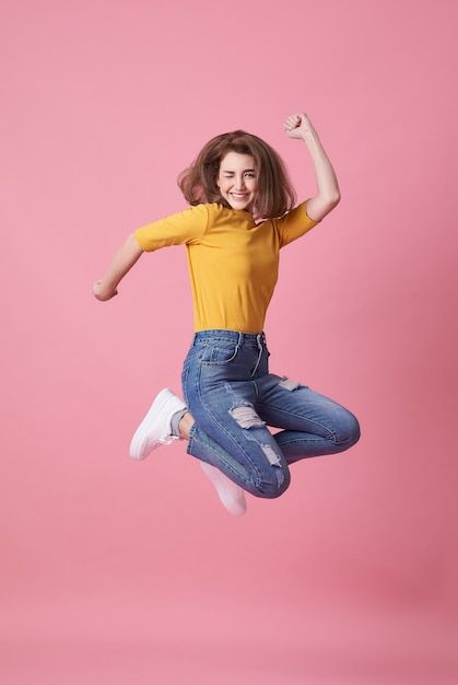 Facial Pictures, Branding Photoshoot Inspiration, Yellow Shirt, Photoshoot Concept, Human Poses, Yellow Shirts, Action Poses, Branding Photoshoot, Happy Women