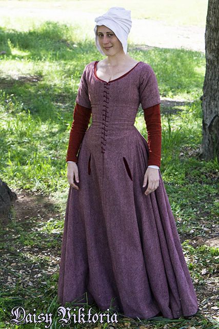 Pink Wool Kirtle | Faerie Queen Costuming Medieval Women Dress, Medieval Dress Peasant, Medieval Dress Pattern, Norse Clothing, Medieval Gown, Medieval Garb, Medieval Clothes, Medieval Woman, Queen Costume