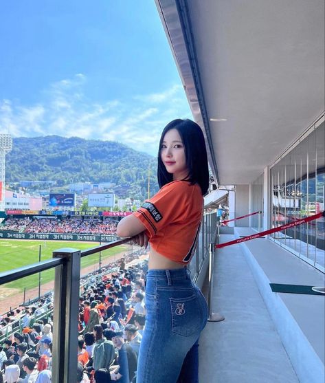 Sohee Update | ALICE Alice Kim, Seductive Clothes, Korean Girl Fashion, Curvy Women Jeans, Body Inspiration, Girl Body, Korean Girl, Asian Beauty, Kpop Girls