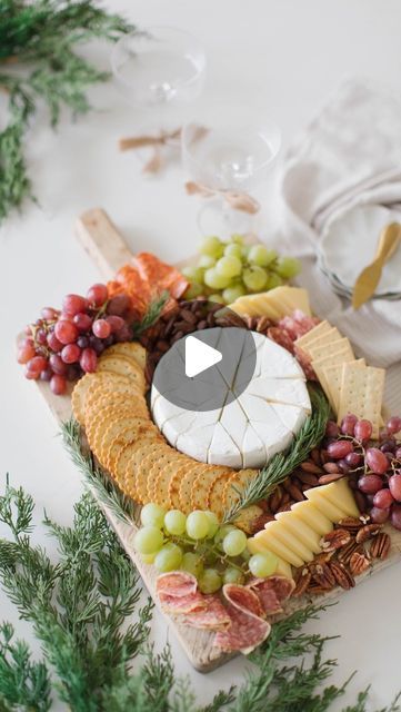 Fraîche Table Meal Plan on Instagram: "Feeling short on time this holiday season? Here’s a hosting hack you’ll love ❄️  Turn your brie wheel into a snowflake with a quick cut, add some rosemary, fresh fruit, and crackers, and voilà - a festive charcuterie board that looks and tastes amazing!  Hosting this season doesn’t have to be stressful. Let @Fraichetable do the planning for you! With easy, time-saving recipes, you’ll have more moments to enjoy with your guests (and less time spent in the kitchen). ❤️  Comment “holiday” to start your free trial today and take hosting off your to-do list!  #hosting #holidays #charcuterie #fraichetable #easyrecipes" Brie Wheel, Hosting Hacks, Holiday Dinner Party, Hosting Holidays, Brie Cheese, Grazing Tables, Holiday Dinner, Time Saving, Christmas Recipes