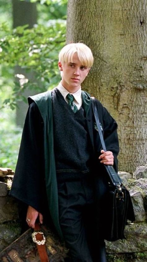 Download Draco Malfoy wallpaper by NozomiBear - 69 - Free on ZEDGE™ now. Browse millions of popular cute Wallpapers and Ringtones on Zedge and personalize your phone to suit you. Browse our content now and free your phone Draco Lucius Malfoy, Draco Malfoy Wallpaper, Malfoy Aesthetic, Drako Malfoy, Draco Malfoy Hot, Draco Malfoy Imagines, Slytherin Boys, Draco Malfoy Aesthetic, Buku Harry Potter