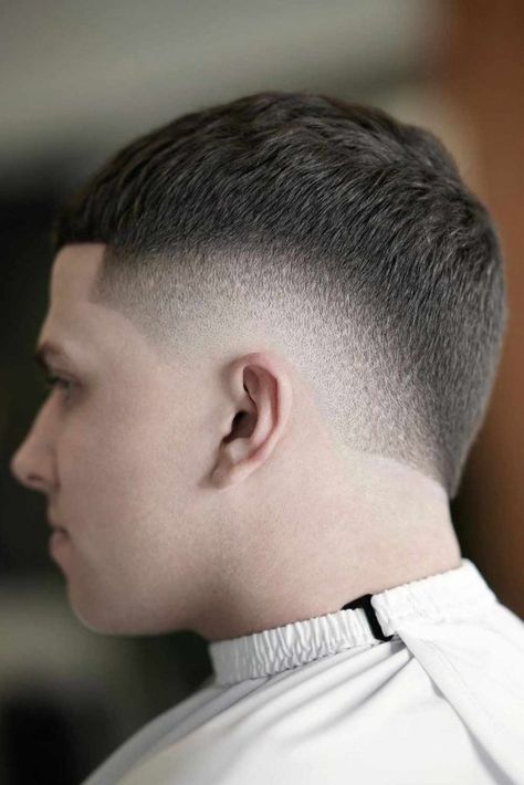 Upgrade your Stylish Image with a Modern Burst Fade ★ Short Mens Cuts, Burst Fade Mohawk, Top Haircuts For Men, High And Tight Haircut, Burst Fade, Low Fade Haircut, Textured Curly Hair, Mullet Haircut, Tapered Haircut