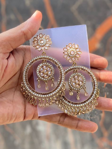 Jhumkas Aesthetic, Jhumka Design, Stylish Jewelry Accessories, Desi Jewelry, Traditional Accessories, Indian Wedding Jewelry Sets, Exam Guide, Pendant Watch, Indian Bridal Jewelry Sets