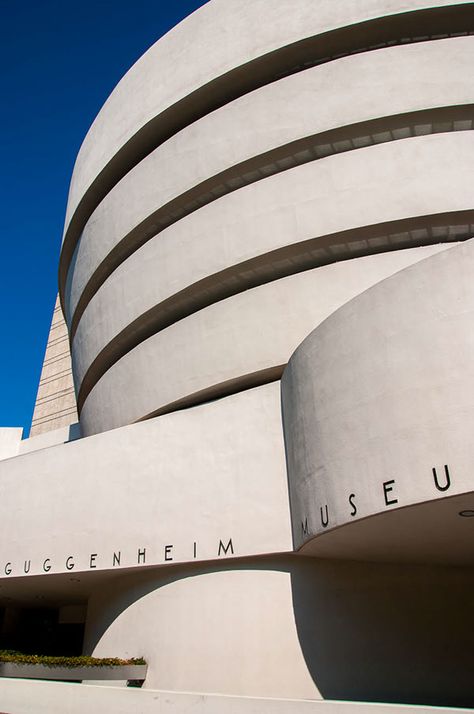 Guggenheim Views on Behance Frank Lloyd Wright Guggenheim, Guggenheim Museum, Iconic Buildings, Hunter Anime, Architectural Details, Frank Lloyd, Lloyd Wright, Frank Lloyd Wright, Facades