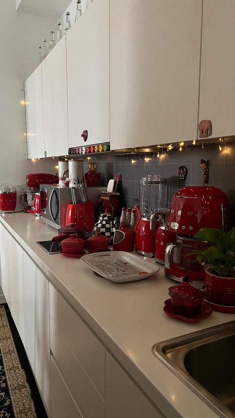 My SMEGS 🤭 Red Kitchen Appliances Decor, Red Le Creuset Kitchen, Red Aesthetic Apartment, Red Kitchen Aesthetic, Rockstar Kitchen, Red House Decor, Smeg Red, Red Kitchen Appliances, Aesthetic Drip