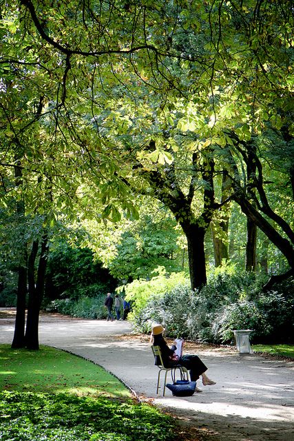 Paris, Jardin du Luxembourg. my favorite place in Paris. Luxembourg Gardens, I Love Paris, Paris Photo, Peaceful Places, A Park, Paris Travel, A Chair, Oh The Places Youll Go, France Travel