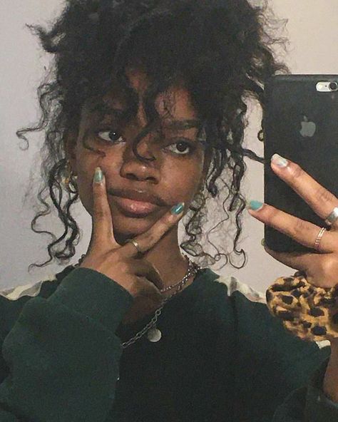 Cute messy hairstyle for black girls Poofy Hair, Fluffy Hair, Hair Reference, Grunge Hair, How To Draw Hair, Black Girls Hairstyles, Aesthetic Hair, Messy Hairstyles, Black Is Beautiful