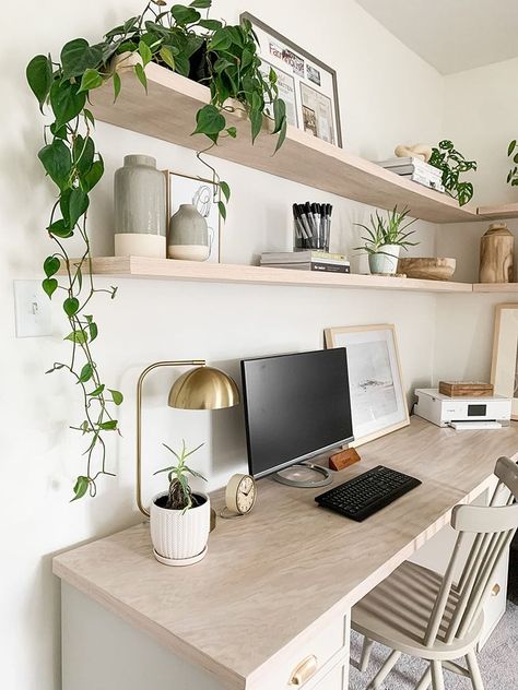 Shelves Above Desk, Office Wall Shelves, Home Office Shelves, Cozy Home Office, Office Guest Room, Office Room Decor, Floating Shelves Diy, Home Inspo, Home Office Setup