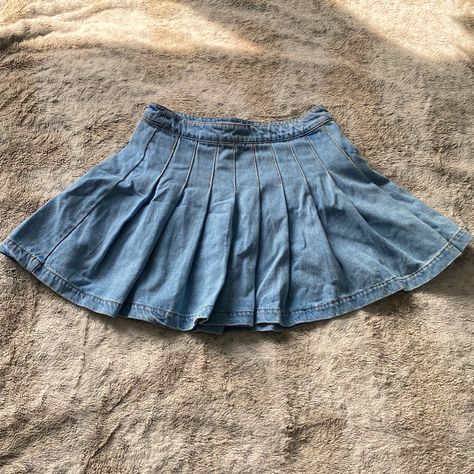 Small, Pleated Denim Skirt In Blue Pleated Denim Skirt Outfit, Descendants Dr, Denim Pleated Skirt, Pleated Denim Skirt, Cycling Clothes, Pleated Denim, Denim Skirt Outfits, Childish Gambino, Nice Clothes