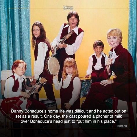 Dark Behind-The-Scenes Secrets From 'The Partridge Family' Partridge Family Cast, Suzanne Crough, Danny Bonaduce, Susan Dey, The Partridge Family, 1970s Tv Shows, Abc Photo, Shirley Jones, Do Re Mi