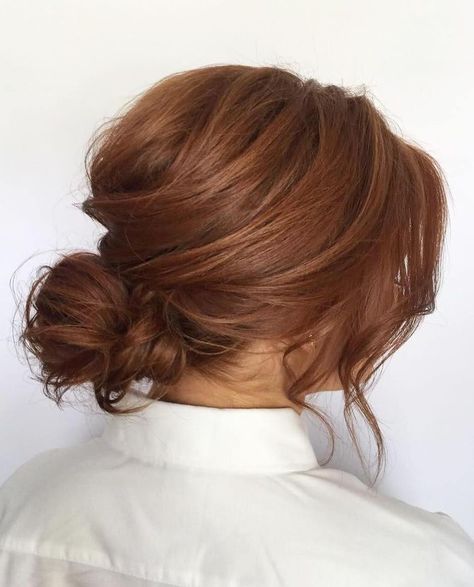 Cool Auburn Hair Color, Auburn Updo, Natural Red Hair Ideas, Light Red Brown Hair Color, Medium Length Copper Hair, Old Money Red Hair, Winter Gold Hair, Caramel Copper Hair, Auburn Short Hair