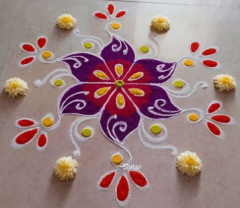 New Small Rangoli Designs, Small Rangoli Designs, Best Rangoli Design, Ganpati Decoration Theme, Simple Flower Rangoli, Diwali Design, Decoration Theme, Rangoli Designs Photos, Easy Rangoli Designs Diwali