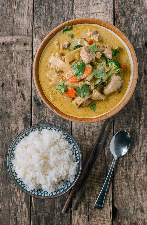 Green Curry Chicken, by thewoksoflife.com Authentic Thai Green Curry, Red Curry Recipe, Green Curry Chicken, Green Thai, Wok Of Life, Woks Of Life, The Woks Of Life, Thai Kitchen, Thai Green Curry