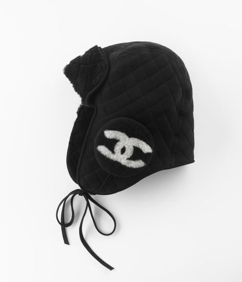 Rich Girl Style, Chanel Street Style, Style Bucket Hat, Chanel Hat, Chanel Store, Fashion Chanel, Chanel Official, Chanel Official Website, Mens Casual Dress Outfits