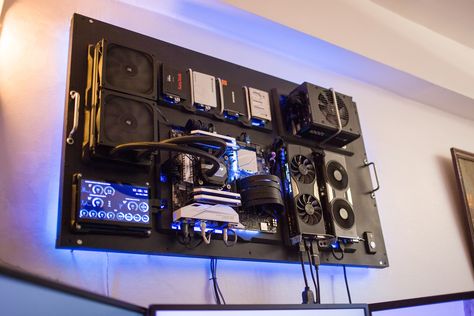 Wall Mounted Pc, Desktop Ideas, Computer Ideas, Setup Inspiration, Computer Diy, Table Pc, Pc Design, Pc Builds, Computer Set