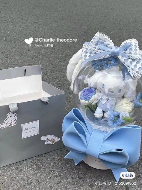 Cinnamon Roll Bouquet Sanrio, Cinnamoroll Flower Bouquet, Cinamoroll Bouquet, Cinnamoroll Bouquet, Plush Flower, Stylish School Bags, Birthday Basket, Walpaper Hello Kitty