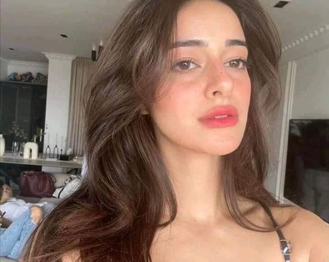 Lexy Kolker, Cut Curtain Bangs, Fake Freckles, Pretty Nose, Ananya Pandey, Ananya Panday, Makeup And Beauty Blog, Hair Streaks, Agents Of Shield