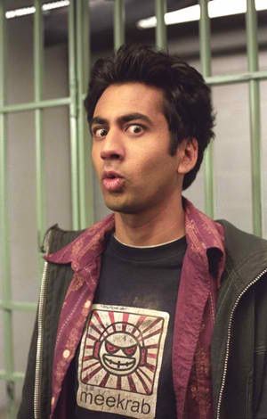 "Harold and Kumar go to White Castle" - and of course Harold needs Kumar Harold And Kumar, Kal Penn, White Castle, House Md, Dr House, Cedric Diggory, Indian Aesthetic, Tv Characters, Unique Photo