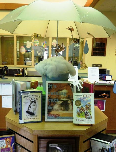 July Library Display Ideas, April Book Displays, Library Week, School Library Displays, Middle School Libraries, Library Boards, Elementary School Library, High School Library, Library Book Displays