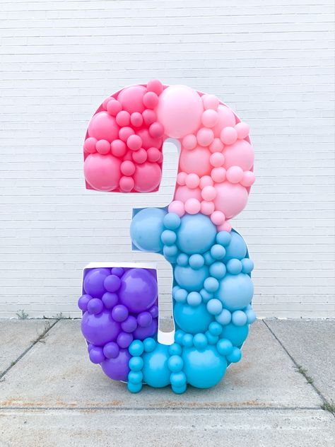 Balloon Mosaic Number, Number 3 Balloon, 3 Balloon, Balloon Mosaic, Business Lady, Balloon Display, 2nd Birthday Party Themes, Number 3, Girls Birthday