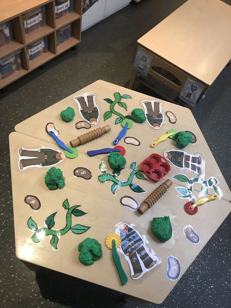 Jack and the beanstalk playdoh Jack And The Beanstalk Tuff Tray, Jaspers Beanstalk Eyfs, Jack And The Beanstalk Eyfs, Eyfs Fairytales, Jaspers Beanstalk, Eyfs Jack And The Beanstalk, Jack And The Beanstalk Activities, Growing Activities, Sen Teaching