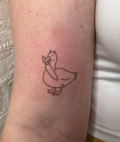 Tattoo Ideas Duck, Tattoos Weird, Evil Duck, Funny Small Tattoos, Duck Tattoos, Sharpie Tattoos, Handpoke Tattoo, Bff Tattoos, Cute Little Tattoos