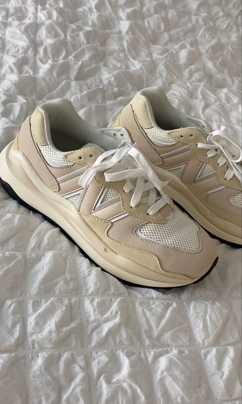 Nude Trainers, Nude Sneakers, New Balances, Hummel Sneaker, New Balance, Fashion Inspo, Sneakers