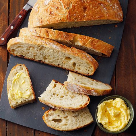 Garlic & Oregano Bread Oregano Bread, Kettle Corn Recipe, Oregano Recipes, Rosemary Bread, Dutch Oven Bread, Yeast Breads, Small Microwave, Yeast Rolls, Quinoa Healthy