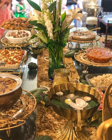 Eid Dinner Ideas, Pakistani Dinner Party Ideas, Hi Tea Party Ideas Table Settings, Eid Dinner, Dinner Party Buffet, Eid Table, Buffet Table Settings, Eid Ul Fitr Decorations, Food Display Table